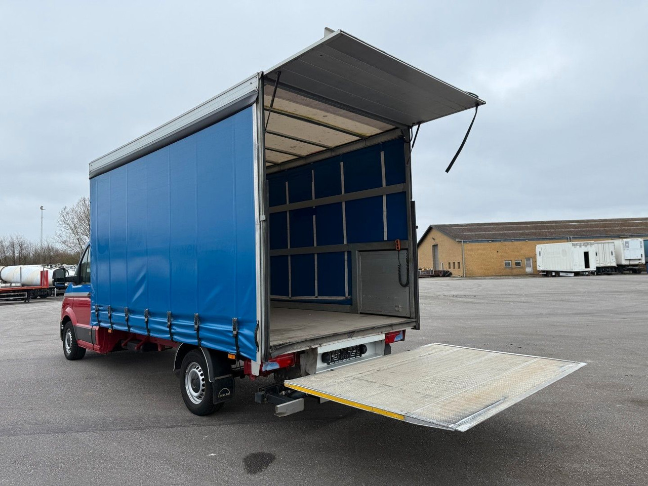 MAN TGE 2.0 TDI 3.180 Plane - Automat - Zepro - AC - Брезентов бус: снимка 5 MAN TGE 2.0 TDI 3.180 Plane - Automat - Zepro - AC - Брезентов бус: снимка 5