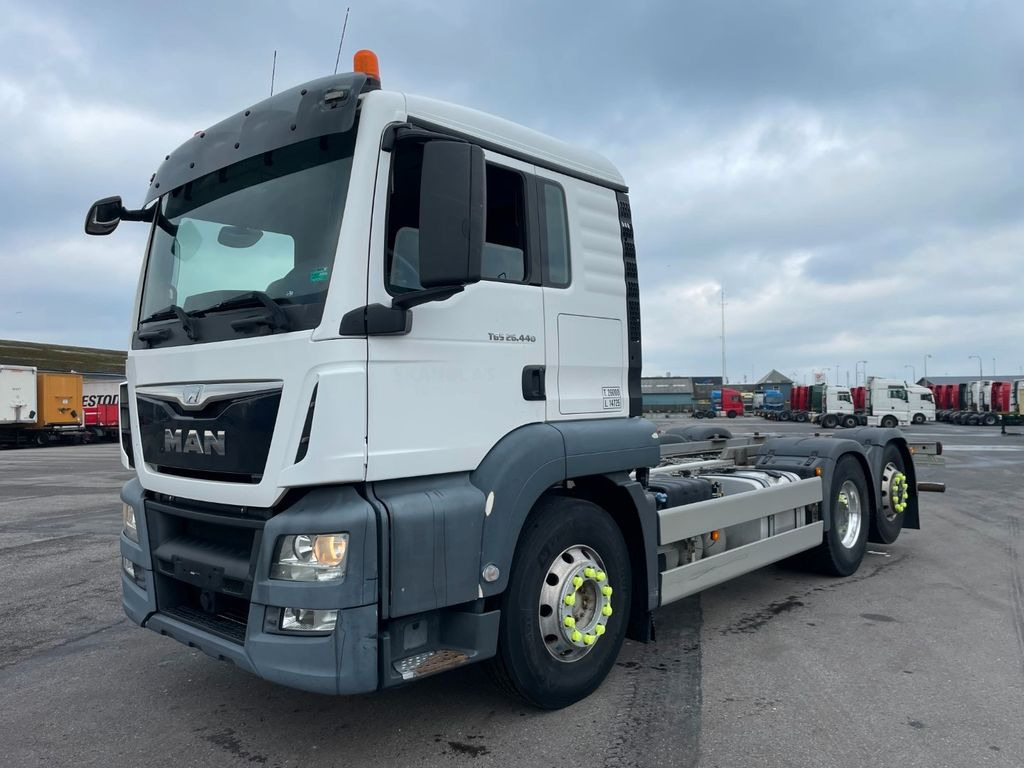 MAN TGS 26.440 6x2*4 ADR Fahrgestell Euro 6 - Шаси кабина: снимка 1 MAN TGS 26.440 6x2*4 ADR Fahrgestell Euro 6 - Шаси кабина: снимка 1