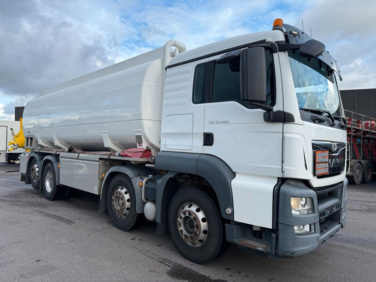 MAN TGS 35.480 8x2*6 Euro 6 23.000 l ADR Tanktruck - Камион цистерна: снимка 2 MAN TGS 35.480 8x2*6 Euro 6 23.000 l ADR Tanktruck - Камион цистерна: снимка 2