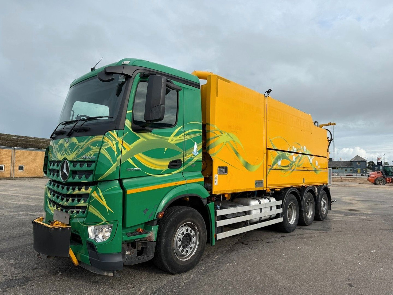 Mercedes-Benz 3258 RHD 8x4-4 Wiedemann Super 1000 Recycler - Каналопочистваща машина: снимка 2 Mercedes-Benz 3258 RHD 8x4-4 Wiedemann Super 1000 Recycler - Каналопочистваща машина: снимка 2