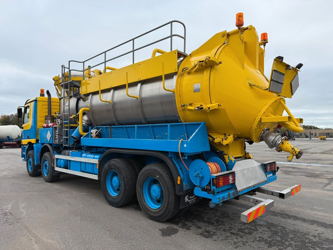 Mercedes-Benz Actros 4140 8x4 KOKS MEGAVAC 8000 ADR Dry Vac - Каналопочистваща машина: снимка 4 Mercedes-Benz Actros 4140 8x4 KOKS MEGAVAC 8000 ADR Dry Vac - Каналопочистваща машина: снимка 4