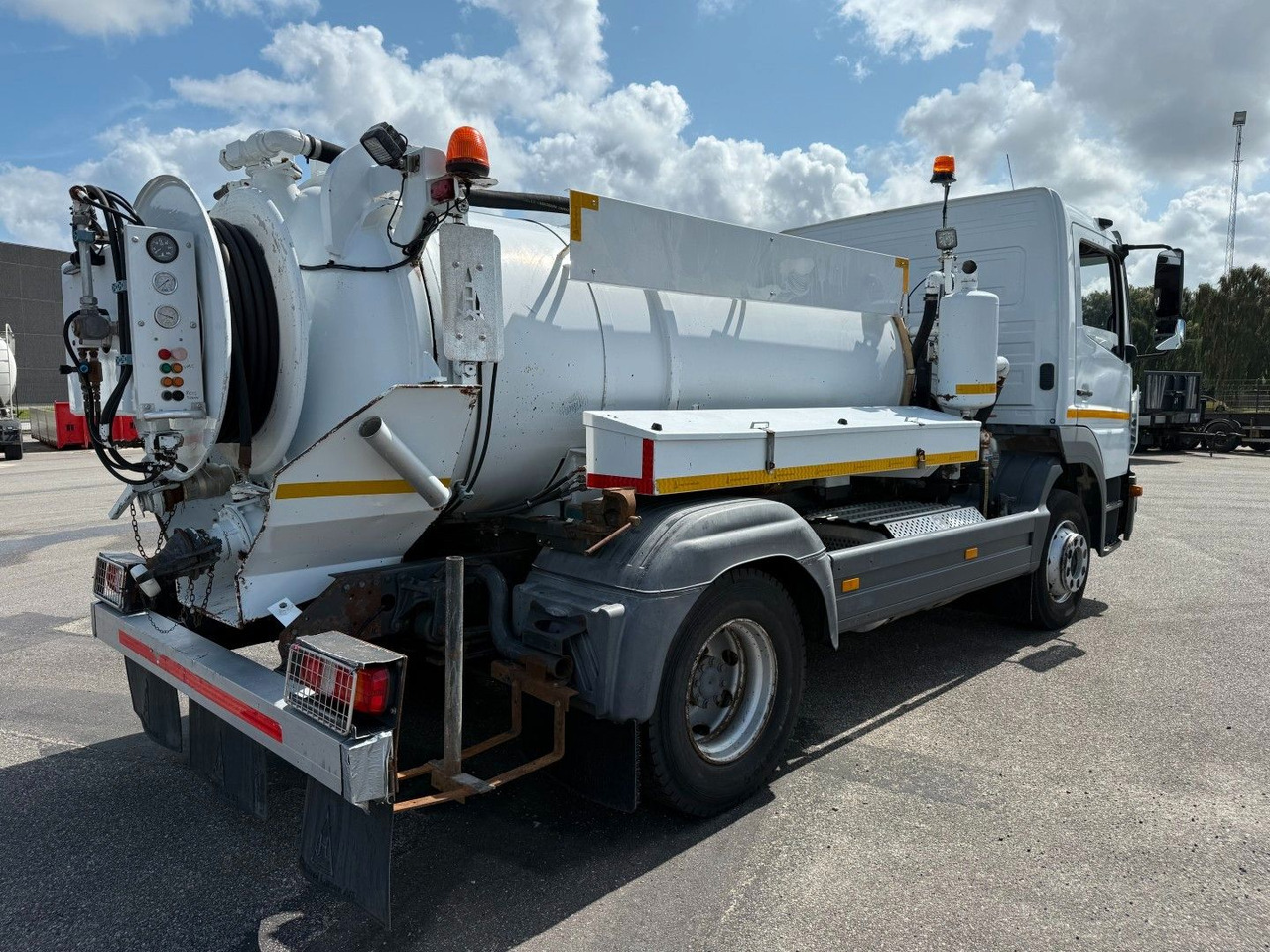 Mercedes-Benz Atego 1323 RHD Euro 6 Hvidtved Larsen Cityflex - Каналопочистваща машина: снимка 4 Mercedes-Benz Atego 1323 RHD Euro 6 Hvidtved Larsen Cityflex - Каналопочистваща машина: снимка 4