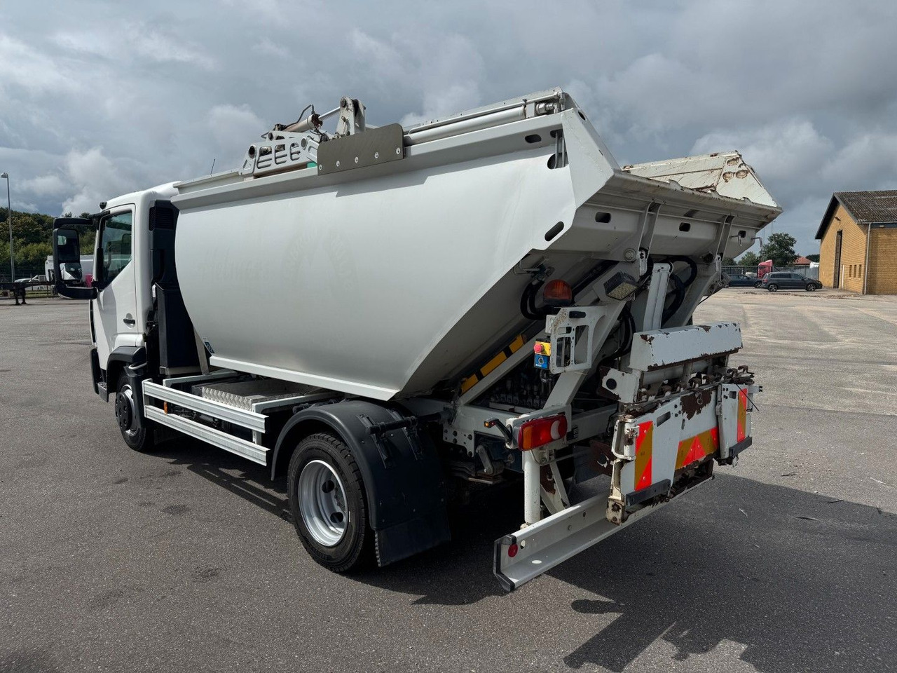 Renault D7.5 180 4x2 Semat/Techno Azimut 8 m3 Garbage - Боклукчийска кола: снимка 4 Renault D7.5 180 4x2 Semat/Techno Azimut 8 m3 Garbage - Боклукчийска кола: снимка 4