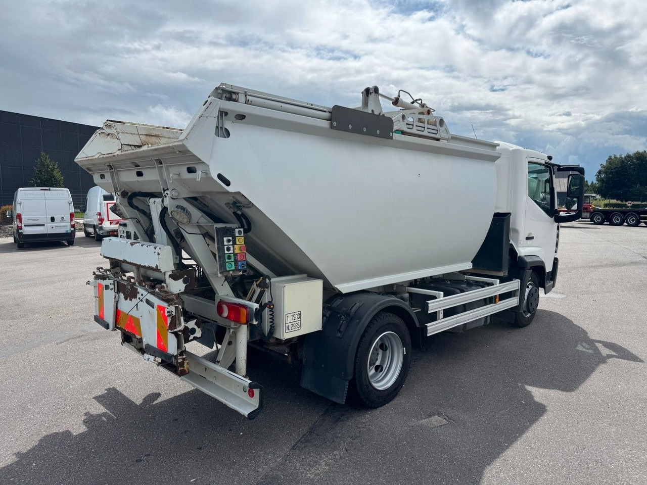 Renault D7.5 180 4x2 Semat/Techno Azimut 8 m3 Garbage - Боклукчийска кола: снимка 3 Renault D7.5 180 4x2 Semat/Techno Azimut 8 m3 Garbage - Боклукчийска кола: снимка 3