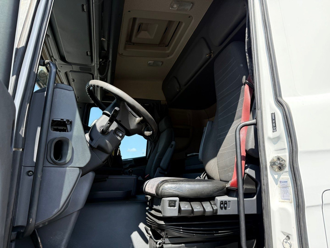 Scania G480 8x2*6 24.000 L / 5 compartments / ADR Tank - Камион цистерна: снимка 5 Scania G480 8x2*6 24.000 L / 5 compartments / ADR Tank - Камион цистерна: снимка 5