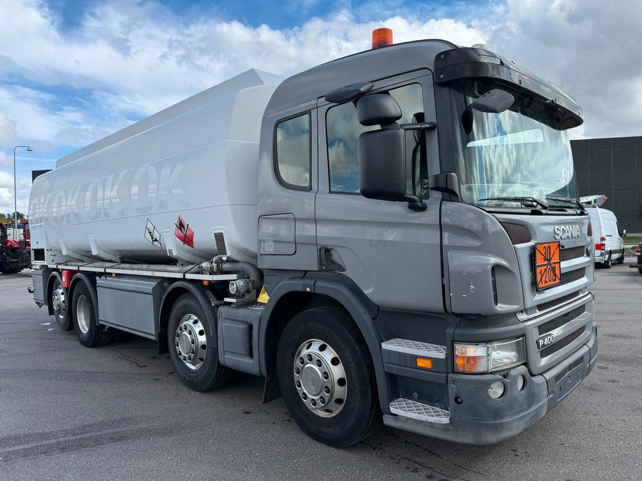 Scania P400 8x2*6 HMK Bilcon 24.000 l. ADR Euro 5 - Камион цистерна: снимка 2 Scania P400 8x2*6 HMK Bilcon 24.000 l. ADR Euro 5 - Камион цистерна: снимка 2