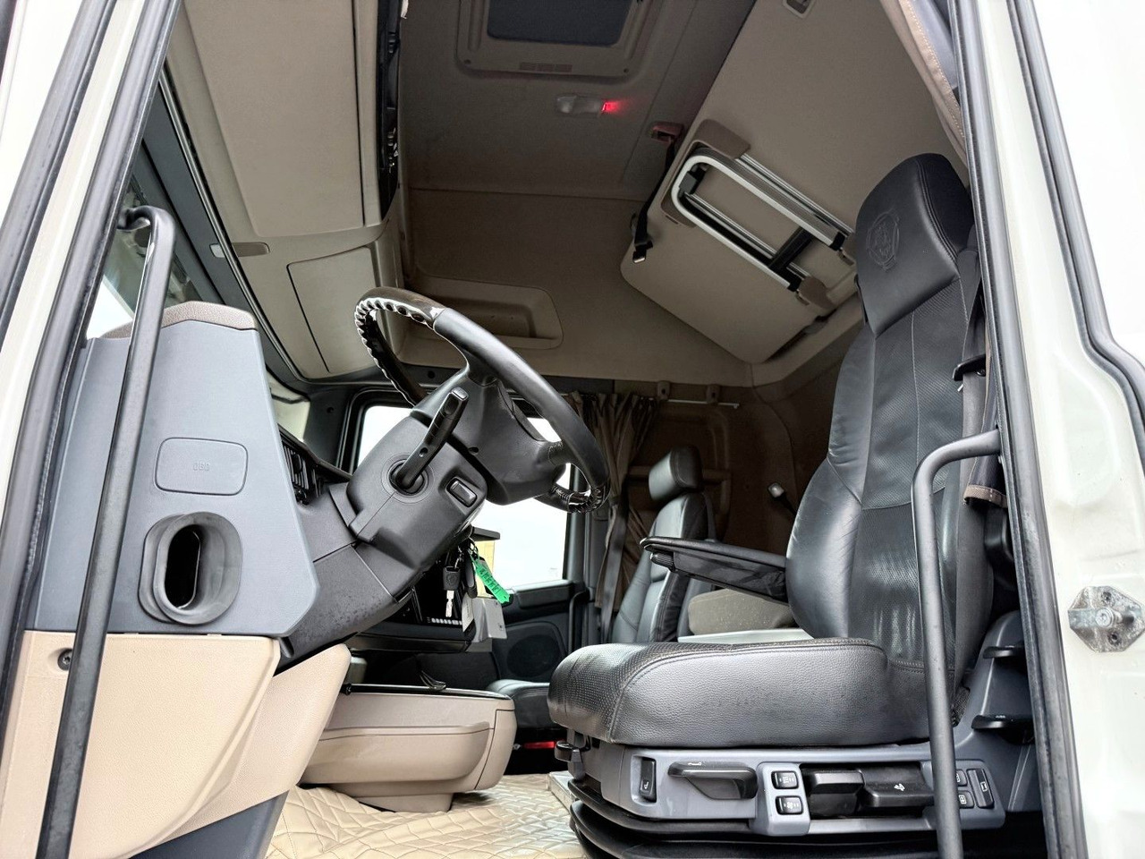 Scania R620 6x2 Topline HMK Bilcon 19.000 L ADR Tank - Камион цистерна: снимка 5 Scania R620 6x2 Topline HMK Bilcon 19.000 L ADR Tank - Камион цистерна: снимка 5