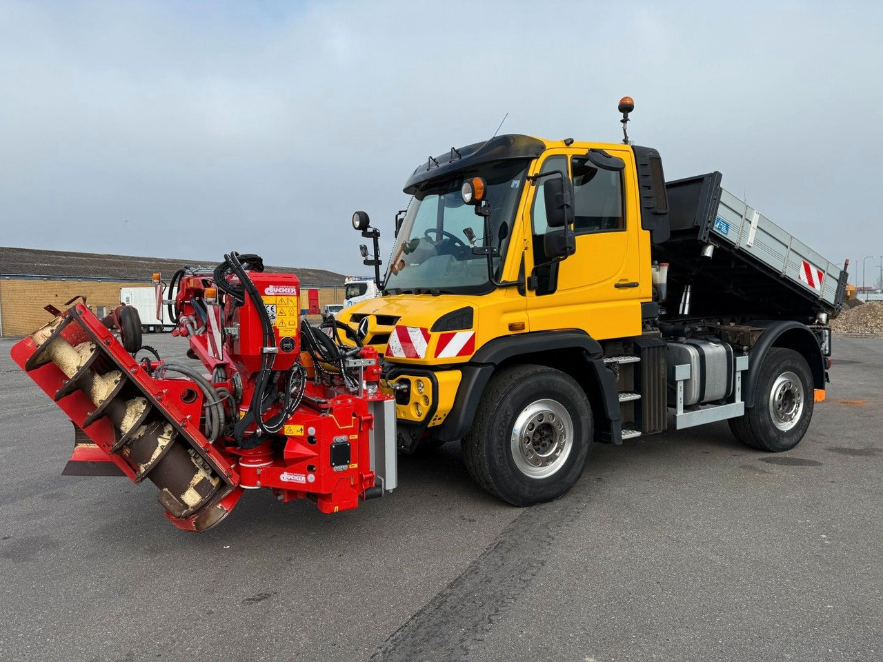 Unimog U427 4x4 Tipper / Kipper / Dücker Fräse BRS 15 - Самосвал камион: снимка 1 Unimog U427 4x4 Tipper / Kipper / Dücker Fräse BRS 15 - Самосвал камион: снимка 1