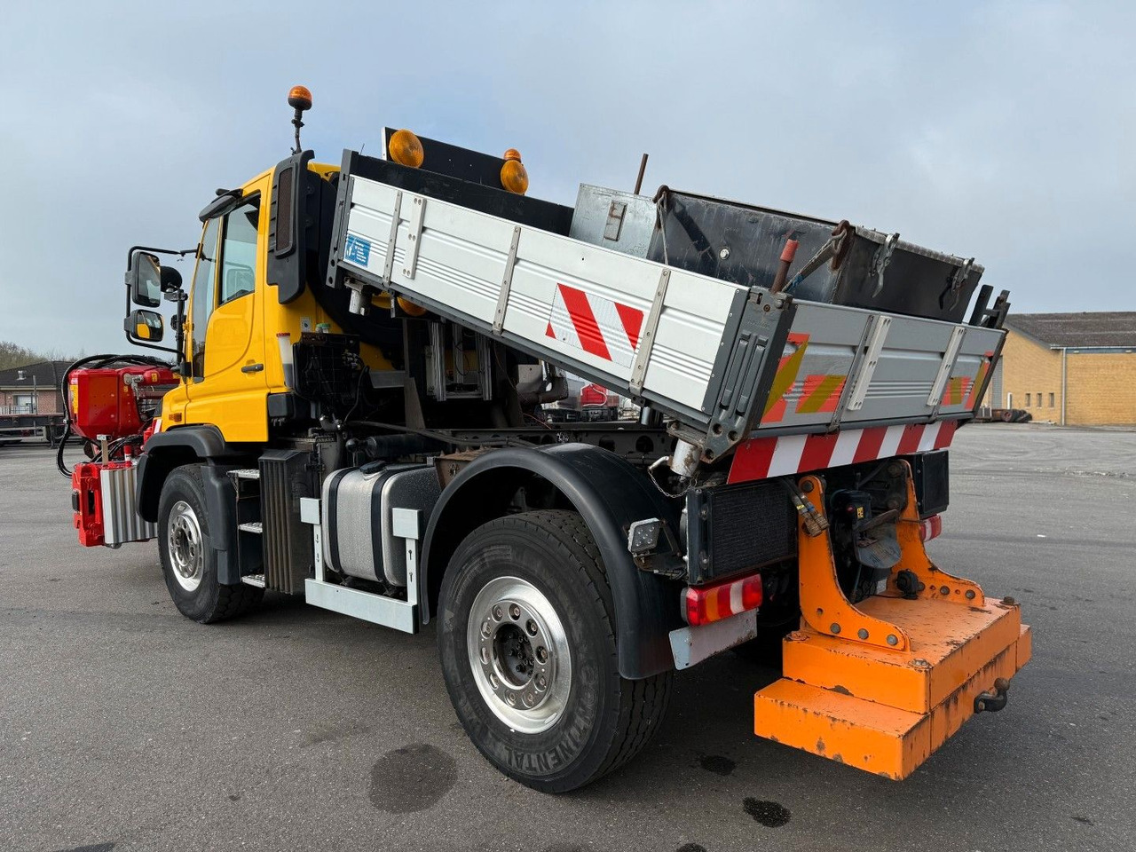 Unimog U427 4x4 Tipper / Kipper / Dücker Fräse BRS 15 - Самосвал камион: снимка 5 Unimog U427 4x4 Tipper / Kipper / Dücker Fräse BRS 15 - Самосвал камион: снимка 5