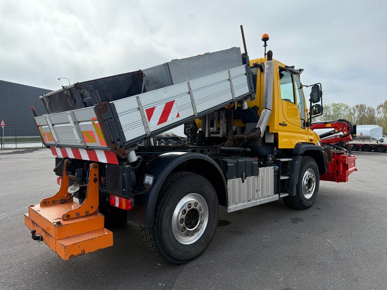 Unimog U427 4x4 Tipper / Kipper / Dücker Fräse BRS 15 - Самосвал камион: снимка 4 Unimog U427 4x4 Tipper / Kipper / Dücker Fräse BRS 15 - Самосвал камион: снимка 4