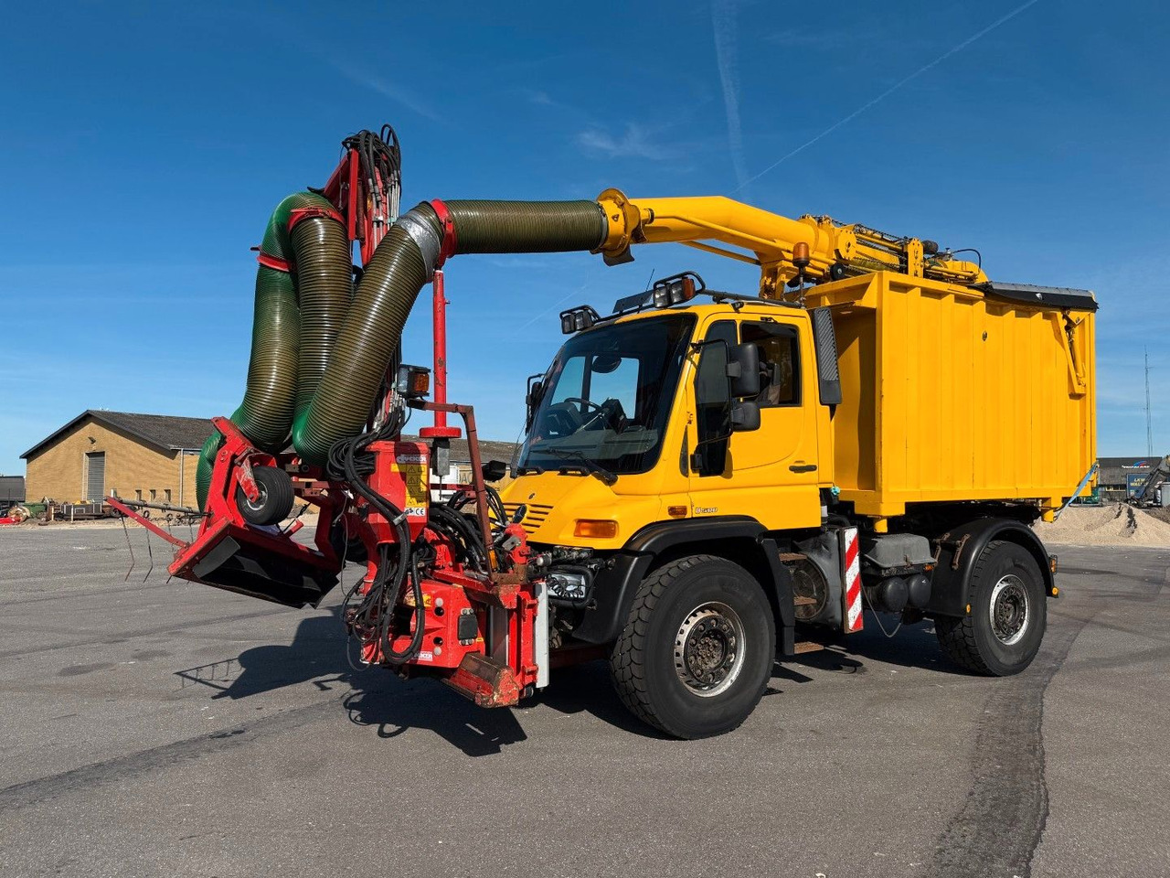 Unimog U500 4x4 / Dücker Kipper / Saug / Mäher MKT 15R - Самосвал камион: снимка 1 Unimog U500 4x4 / Dücker Kipper / Saug / Mäher MKT 15R - Самосвал камион: снимка 1