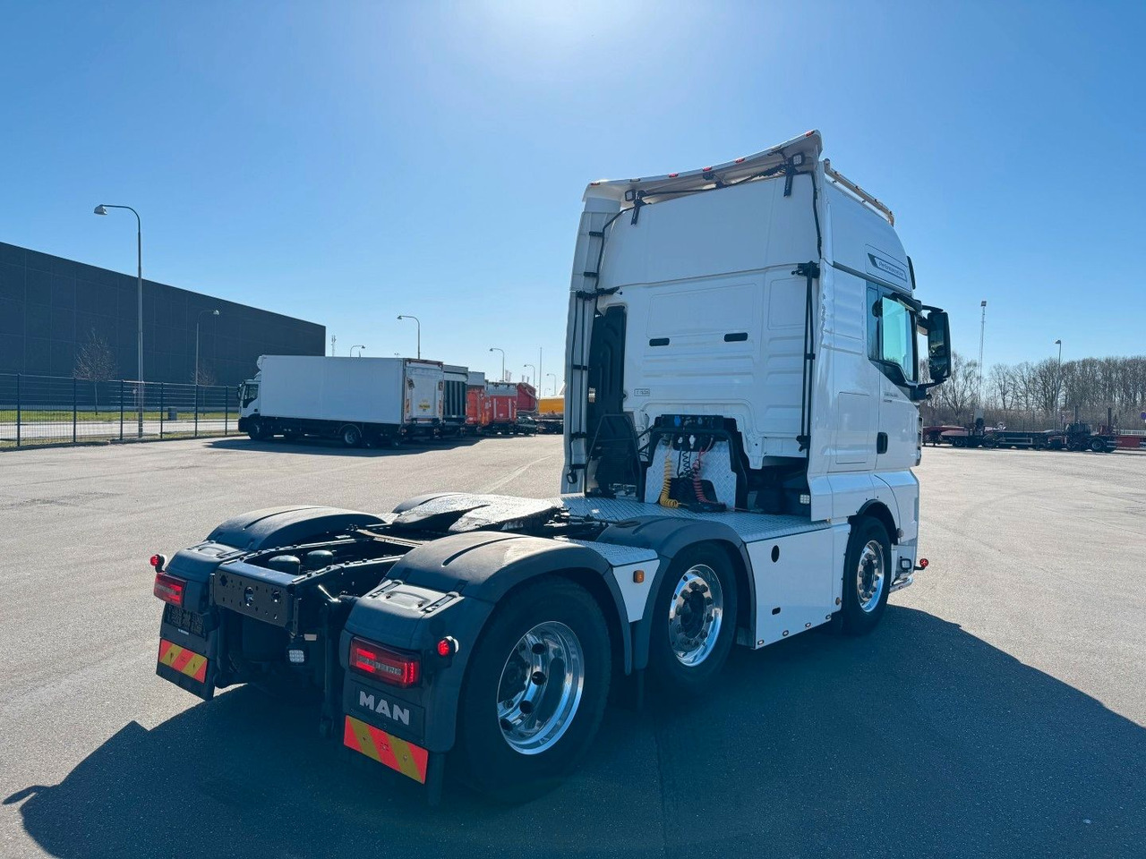 MAN TGX 26.500 6x2/2 XXL PerformanceLine - Влекач: снимка 3 MAN TGX 26.500 6x2/2 XXL PerformanceLine - Влекач: снимка 3
