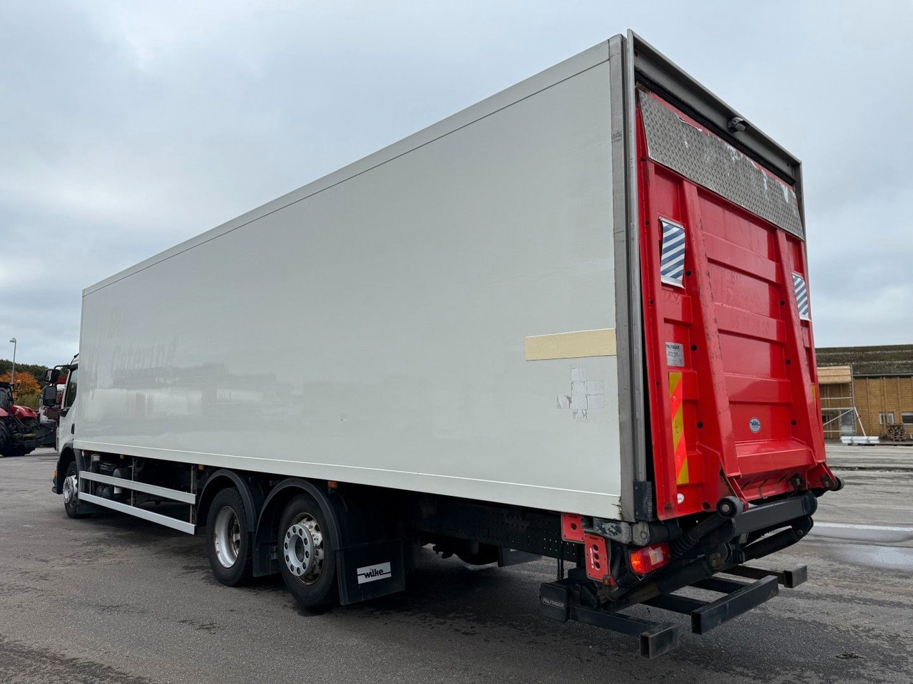 Volvo FE320 6x2*4 TK T1200-R Spectrum 9,80 m. koffer - Рефрижератор камион: снимка 4 Volvo FE320 6x2*4 TK T1200-R Spectrum 9,80 m. koffer - Рефрижератор камион: снимка 4