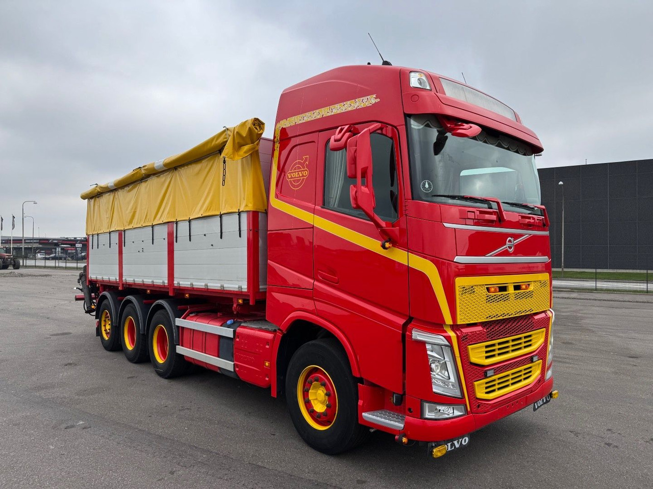 Volvo FH500 8x4*4 Tipper / Kipper (No Crane) - Самосвал камион: снимка 2 Volvo FH500 8x4*4 Tipper / Kipper (No Crane) - Самосвал камион: снимка 2