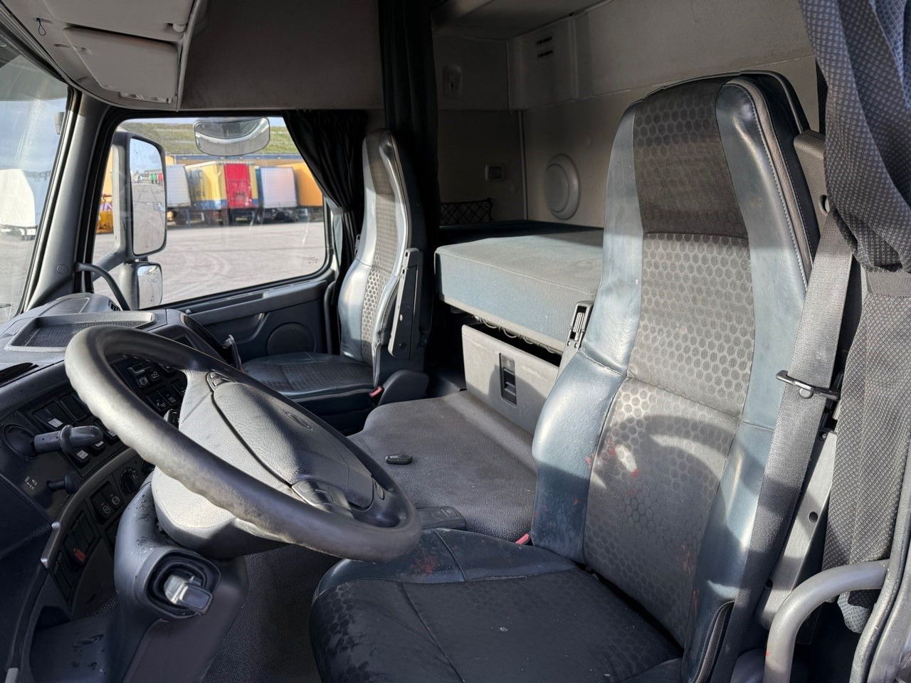 Volvo FM 410 6x2 Euro 5 - Бордови камион: снимка 5 Volvo FM 410 6x2 Euro 5 - Бордови камион: снимка 5