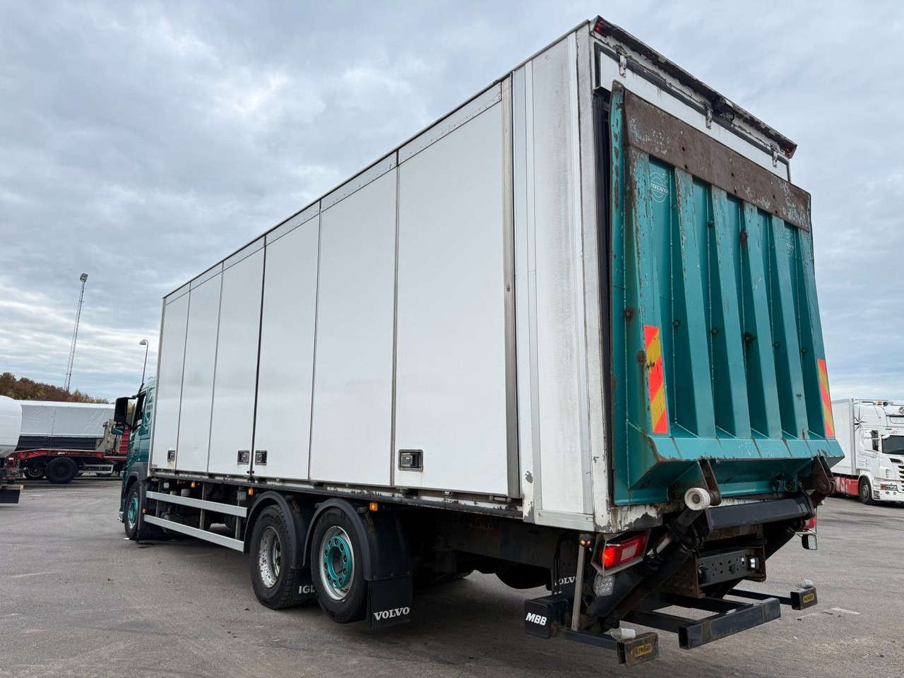 Volvo FM330 6x2*4 Carrier Supra 1050 Nordic - Рефрижератор камион: снимка 4 Volvo FM330 6x2*4 Carrier Supra 1050 Nordic - Рефрижератор камион: снимка 4