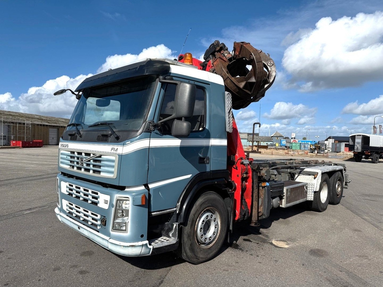 Volvo FM340 6x2*4 Kipper / Palfinger Epsilon 150Z96 - Камион с кран: снимка 1 Volvo FM340 6x2*4 Kipper / Palfinger Epsilon 150Z96 - Камион с кран: снимка 1