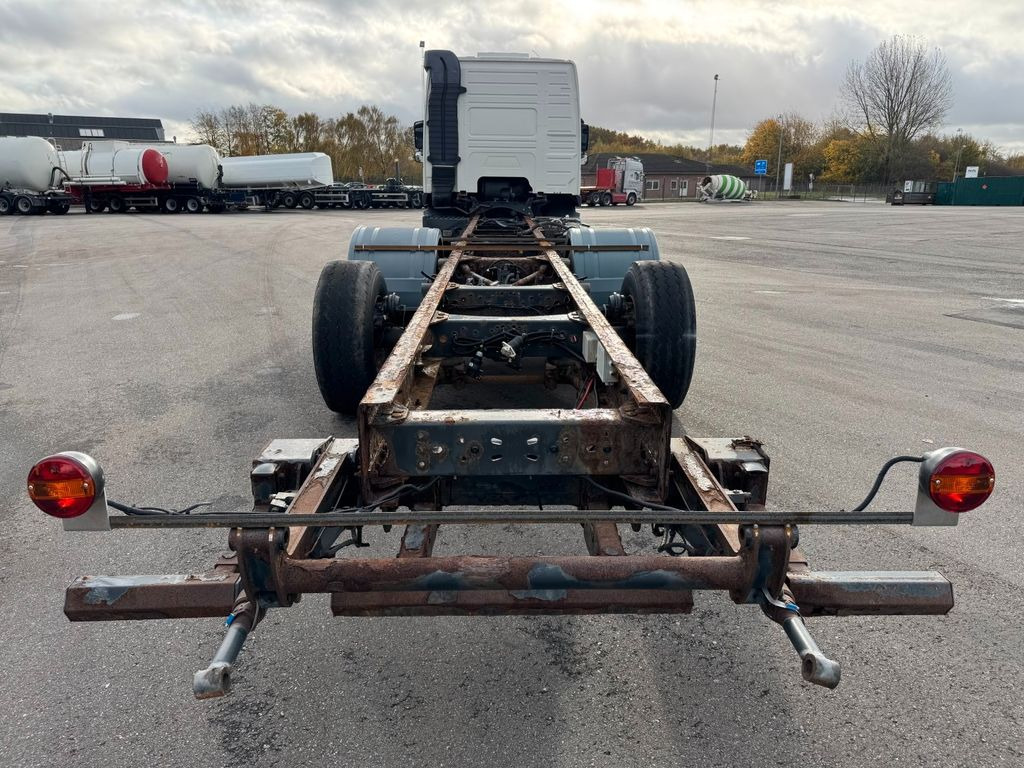 Volvo FM340 6x2 Globetrotter Chassis / Fahrgestell - Шаси кабина: снимка 5 Volvo FM340 6x2 Globetrotter Chassis / Fahrgestell - Шаси кабина: снимка 5