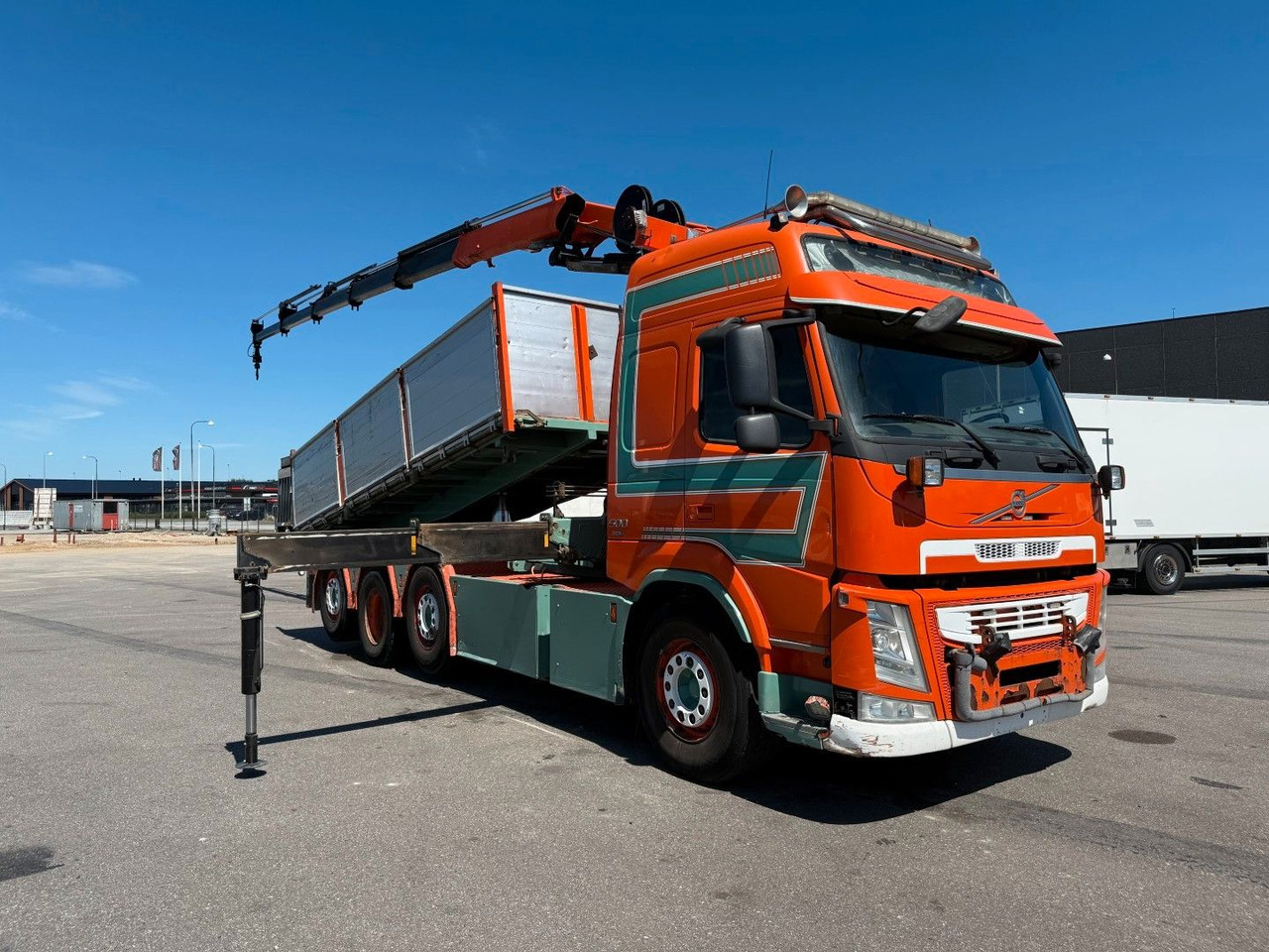 Volvo FM500 8x2*6 Crane HMF 2620 K5 Pendel Tipper - Камион с кран: снимка 2 Volvo FM500 8x2*6 Crane HMF 2620 K5 Pendel Tipper - Камион с кран: снимка 2
