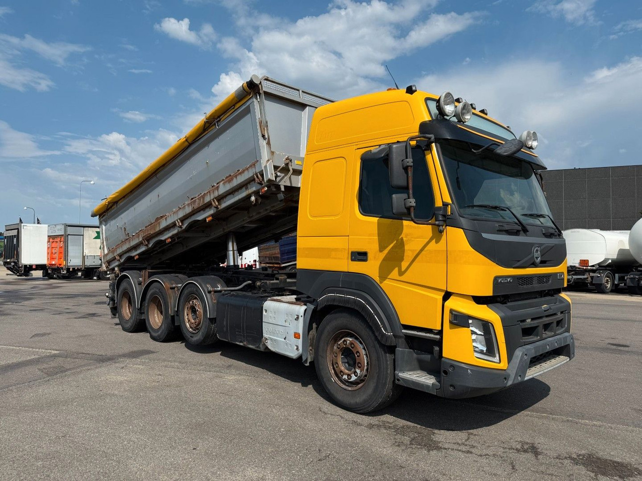 Volvo FMX500 8x4/4 Steel tipper Volvo FMX500 8x4/4 Steel tipper - Самосвал камион: снимка 2 Volvo FMX500 8x4/4 Steel tipper Volvo FMX500 8x4/4 Steel tipper - Самосвал камион: снимка 2
