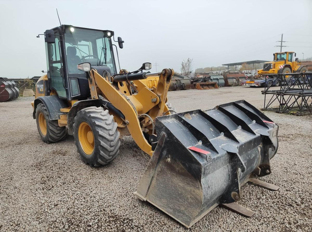Caterpillar 908 M - Колесен товарач: снимка 3 Caterpillar 908 M - Колесен товарач: снимка 3
