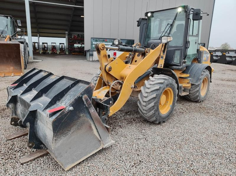 Caterpillar 908 M - Колесен товарач: снимка 2 Caterpillar 908 M - Колесен товарач: снимка 2