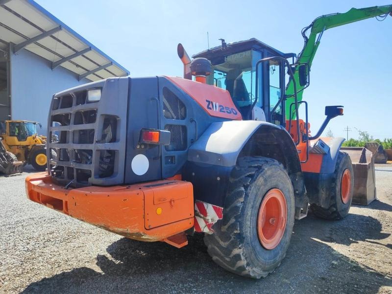 Hitachi ZW250-5B - Колесен товарач: снимка 4 Hitachi ZW250-5B - Колесен товарач: снимка 4
