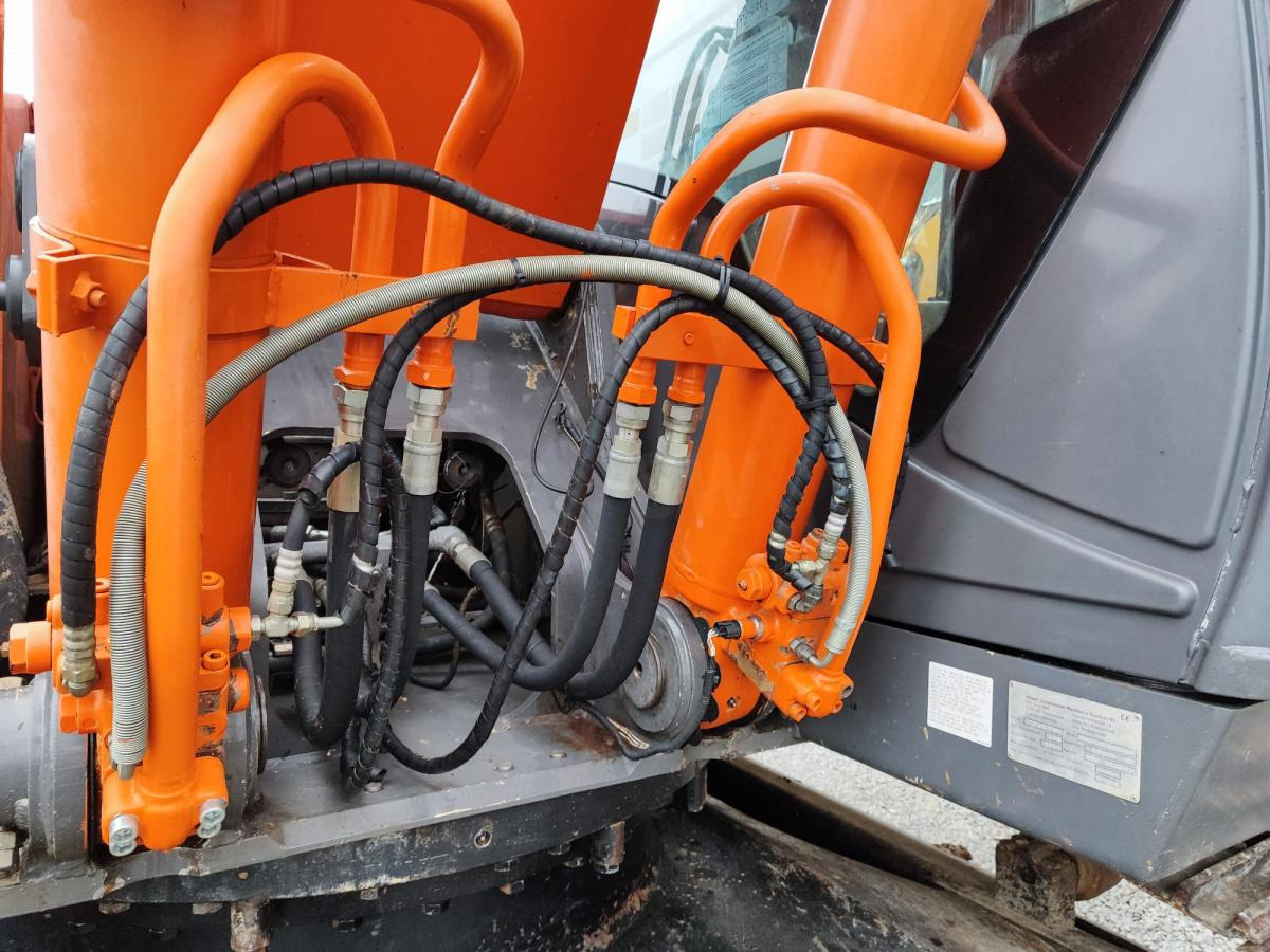 Верижен багер Hitachi ZX280LC-3H: снимка 9