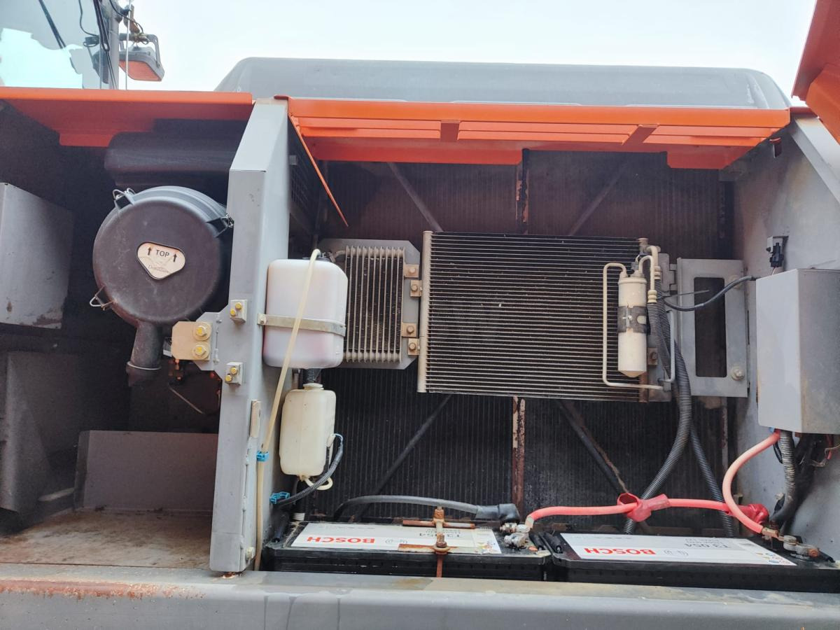 Верижен багер Hitachi ZX280LC-3H: снимка 10