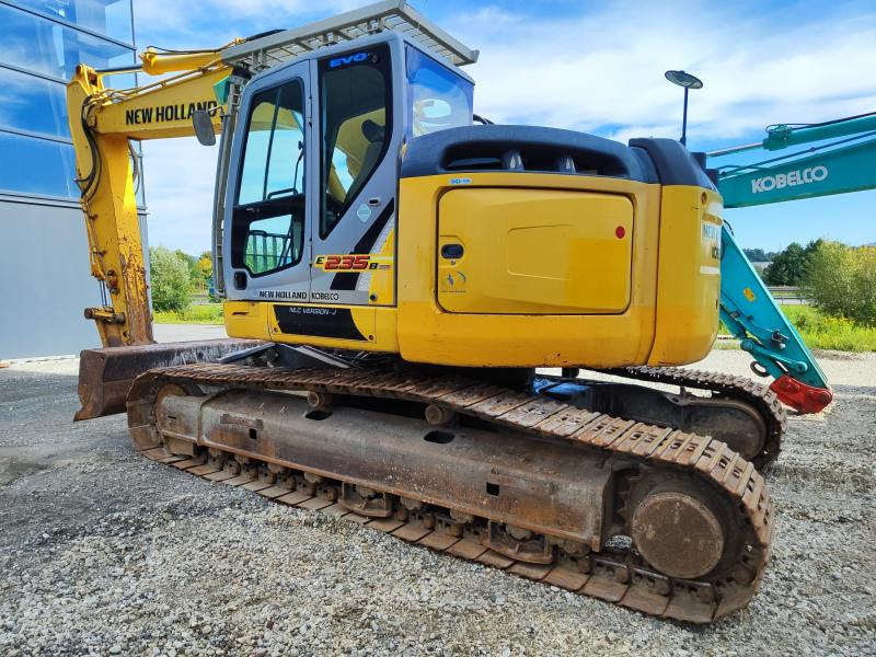 New Holland E235B SR-2 - Верижен багер: снимка 1 New Holland E235B SR-2 - Верижен багер: снимка 1