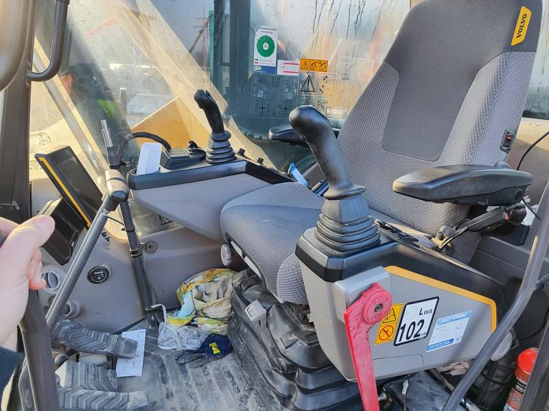 Volvo EC220EL - Верижен багер: снимка 5 Volvo EC220EL - Верижен багер: снимка 5