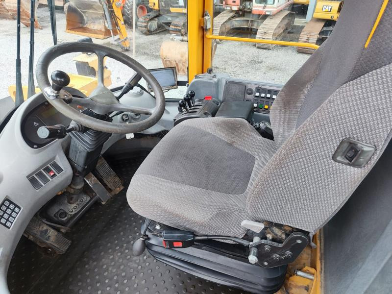Volvo L120E - Колесен товарач: снимка 5 Volvo L120E - Колесен товарач: снимка 5