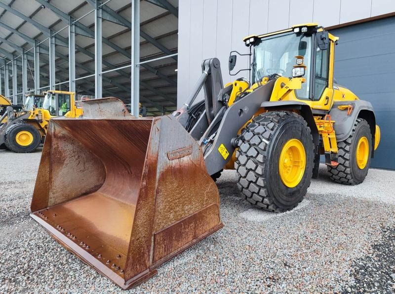 Volvo L120H - Колесен товарач: снимка 2 Volvo L120H - Колесен товарач: снимка 2