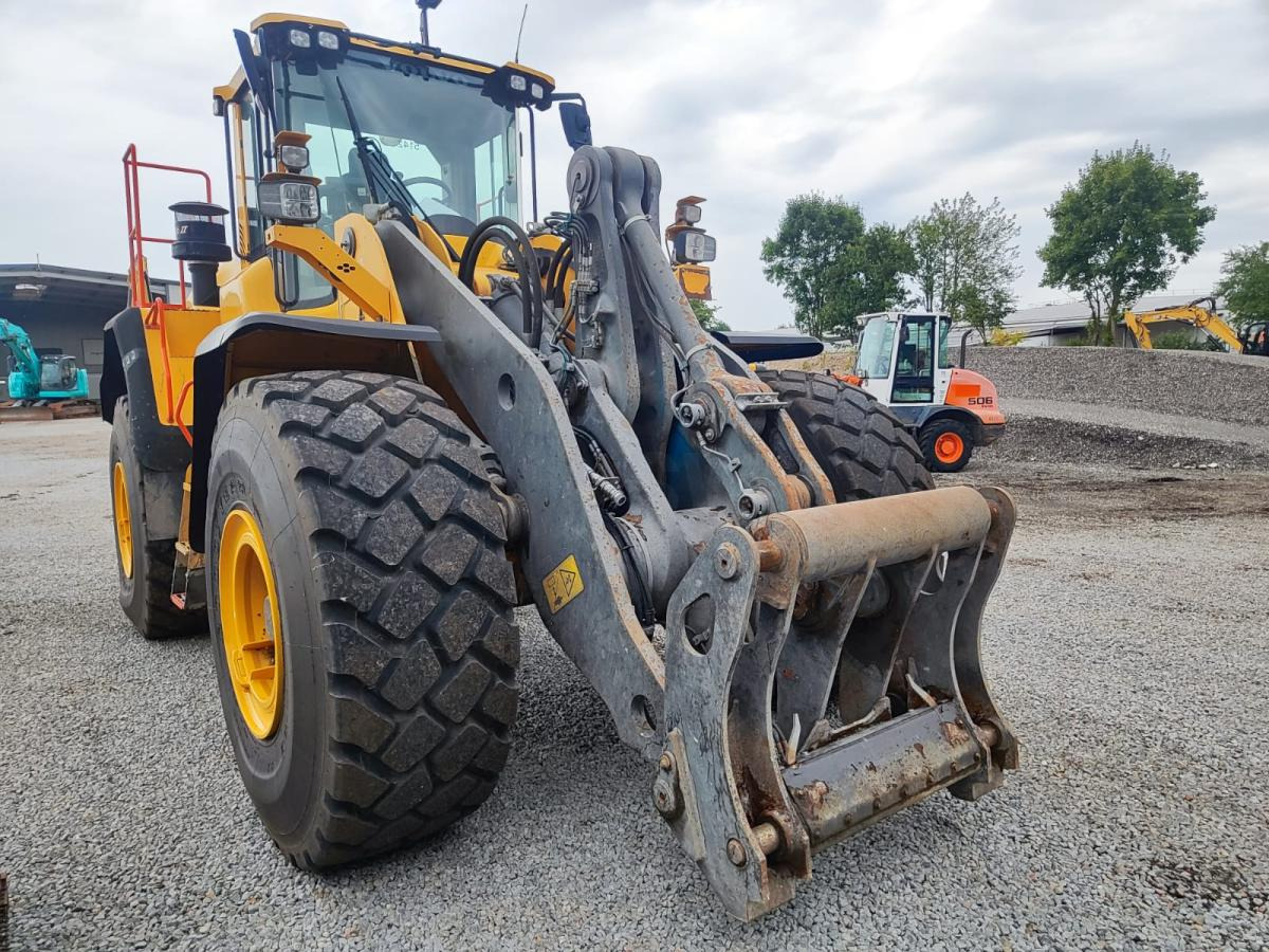 Volvo L150H - Колесен товарач: снимка 3 Volvo L150H - Колесен товарач: снимка 3