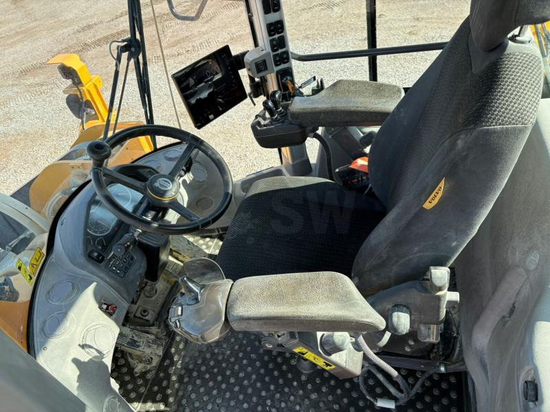 Volvo L180H - Колесен товарач: снимка 5 Volvo L180H - Колесен товарач: снимка 5
