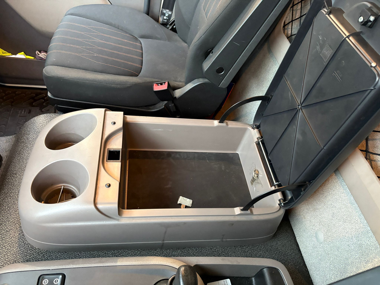 Камион фургон DAF LF 230 FA: снимка 9 Камион фургон DAF LF 230 FA: снимка 9