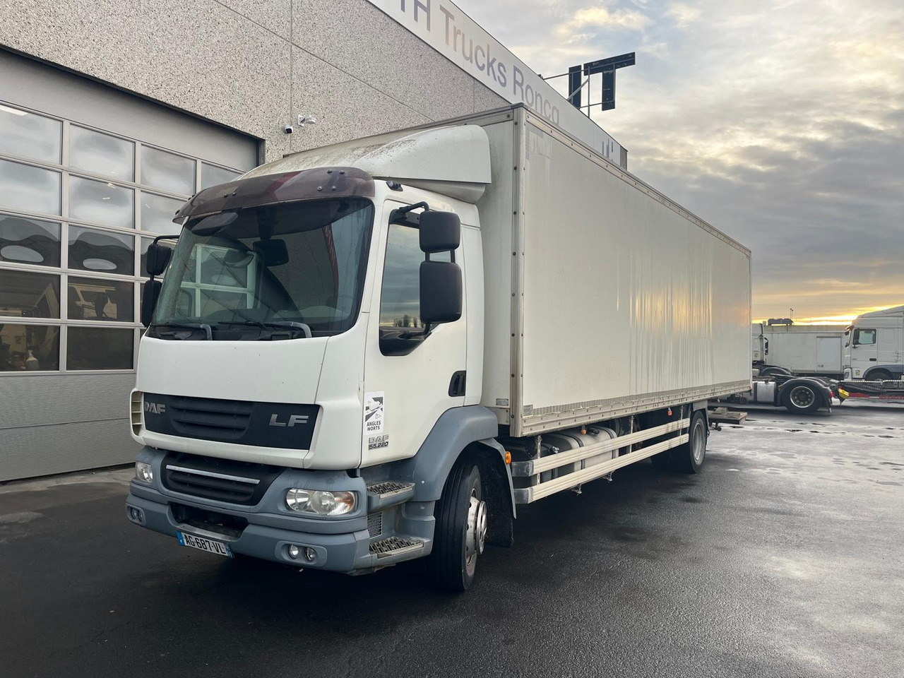 DAF LF 55.220 - Камион фургон: снимка 1 DAF LF 55.220 - Камион фургон: снимка 1