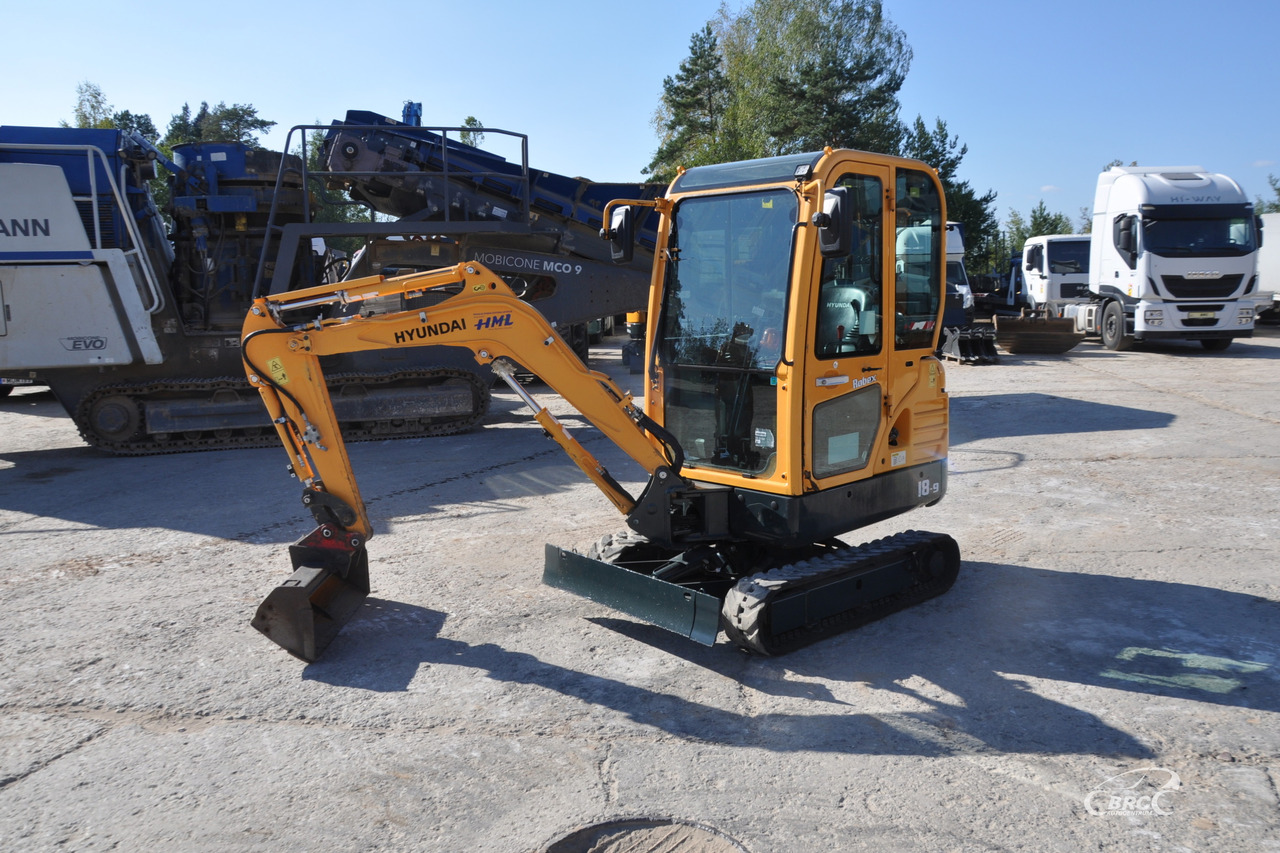Hyundai R18-9 - Мини багер: снимка 1 Hyundai R18-9 - Мини багер: снимка 1