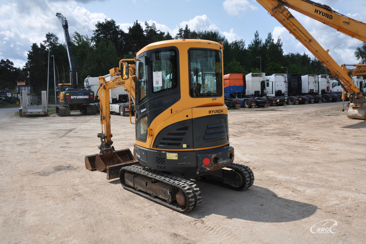 Hyundai R25Z-9AK - Мини багер: снимка 4 Hyundai R25Z-9AK - Мини багер: снимка 4