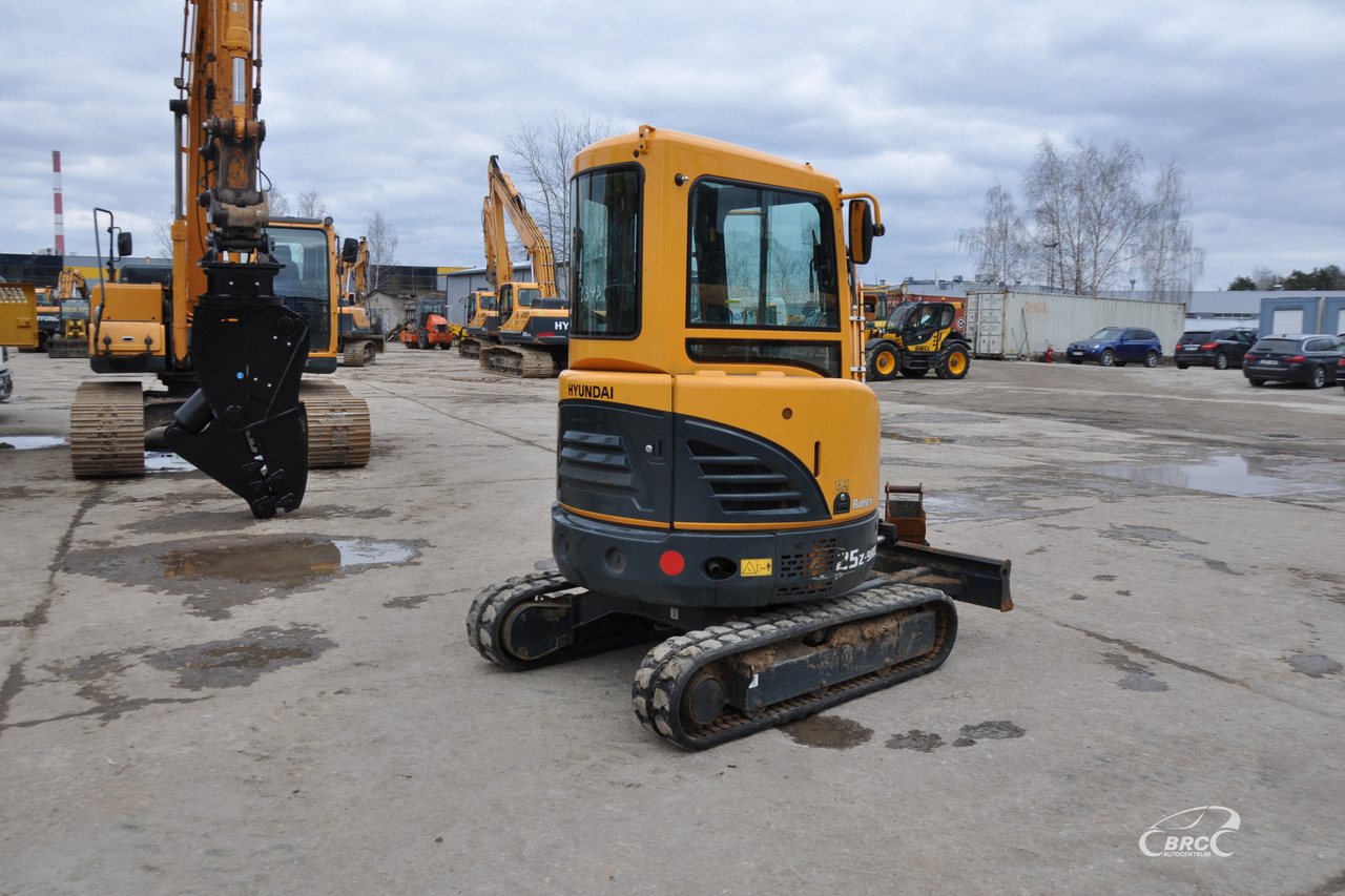 Hyundai R25Z-9AK - Мини багер: снимка 5 Hyundai R25Z-9AK - Мини багер: снимка 5