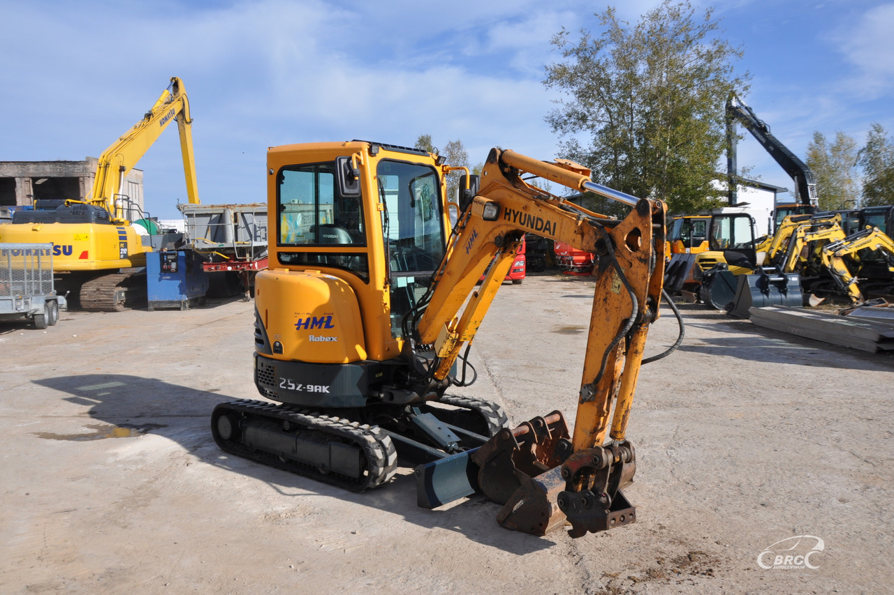 Hyundai R25Z-9AK - Мини багер: снимка 2 Hyundai R25Z-9AK - Мини багер: снимка 2