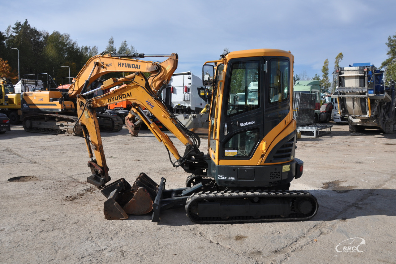 Hyundai R25Z-9AK - Мини багер: снимка 5 Hyundai R25Z-9AK - Мини багер: снимка 5