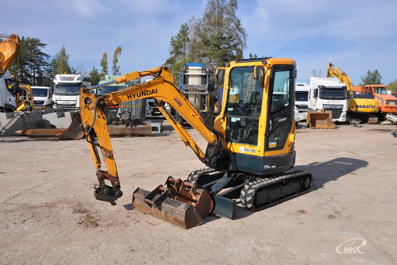 Hyundai R25Z-9AK - Мини багер: снимка 1 Hyundai R25Z-9AK - Мини багер: снимка 1