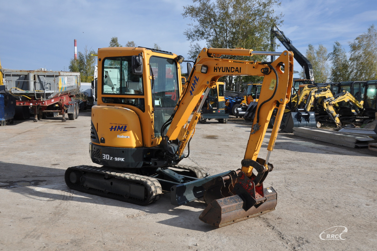 Hyundai R30Z-9AK - Мини багер: снимка 2 Hyundai R30Z-9AK - Мини багер: снимка 2