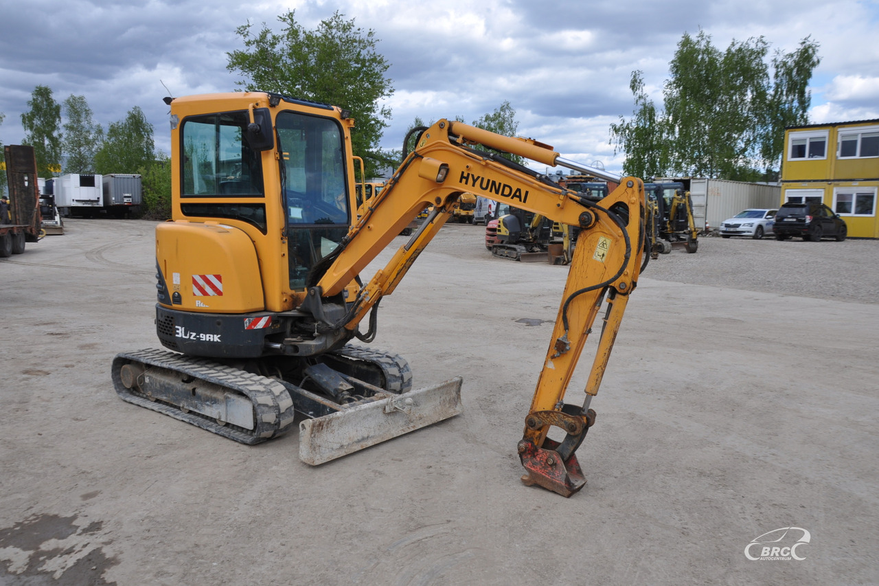 Hyundai R30Z-9AK - Мини багер: снимка 2 Hyundai R30Z-9AK - Мини багер: снимка 2