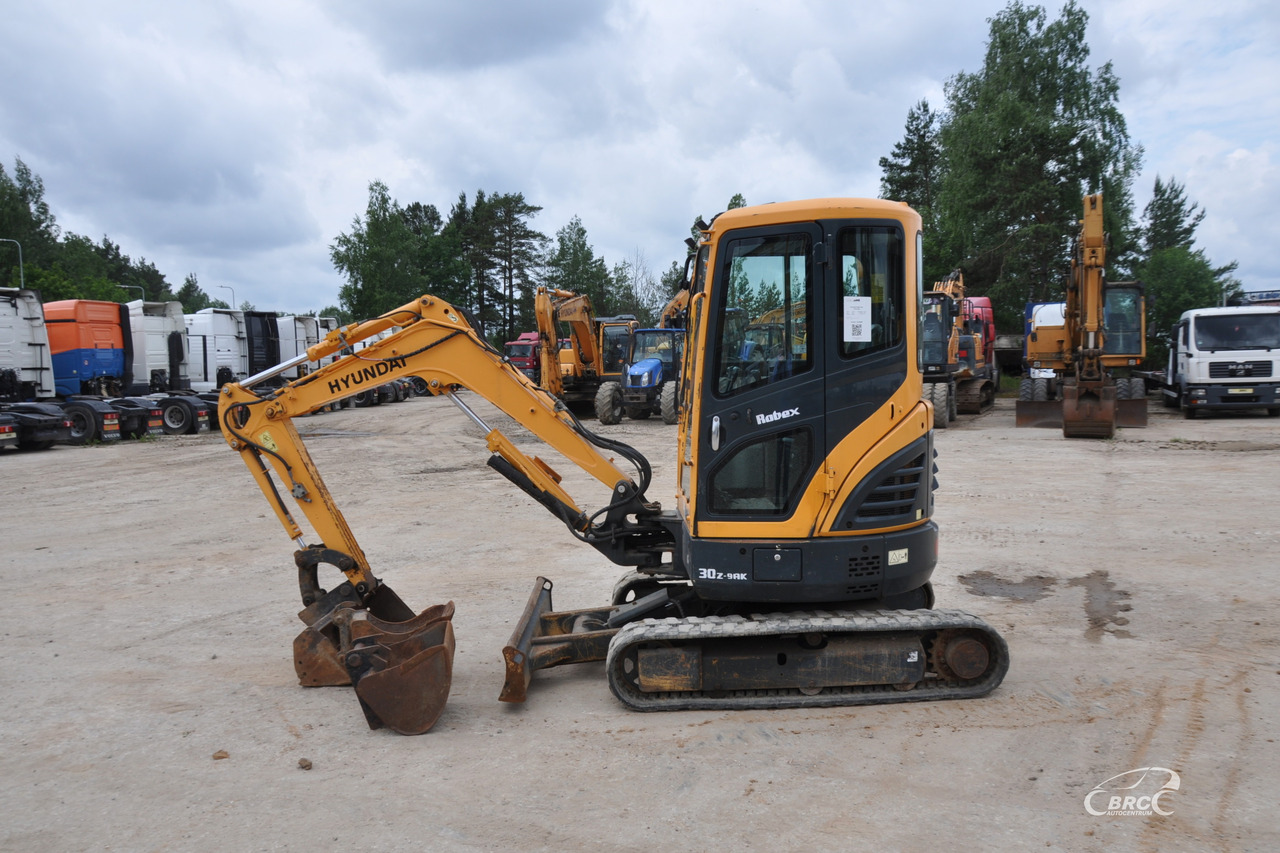 Hyundai R30Z-9AK - Мини багер: снимка 3 Hyundai R30Z-9AK - Мини багер: снимка 3