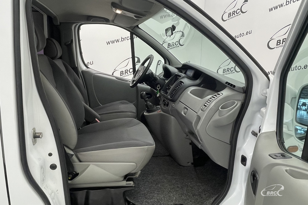 Opel Vivaro - Кемпер ван: снимка 4 Opel Vivaro - Кемпер ван: снимка 4