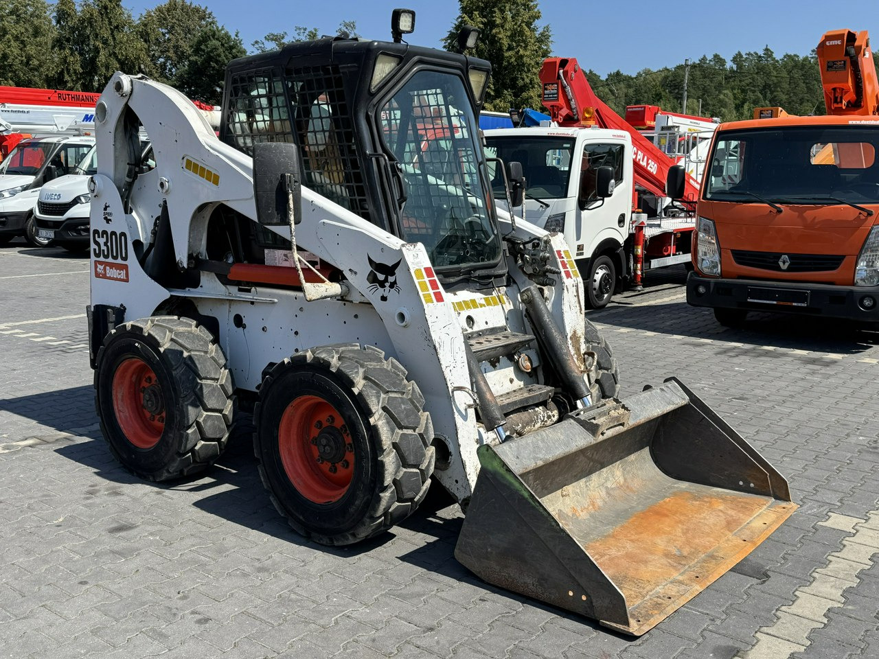 Bobcat S300 Joystick Mini Ładowarka Waga 3692kg - Мини челен товарач: снимка 3 Bobcat S300 Joystick Mini Ładowarka Waga 3692kg - Мини челен товарач: снимка 3