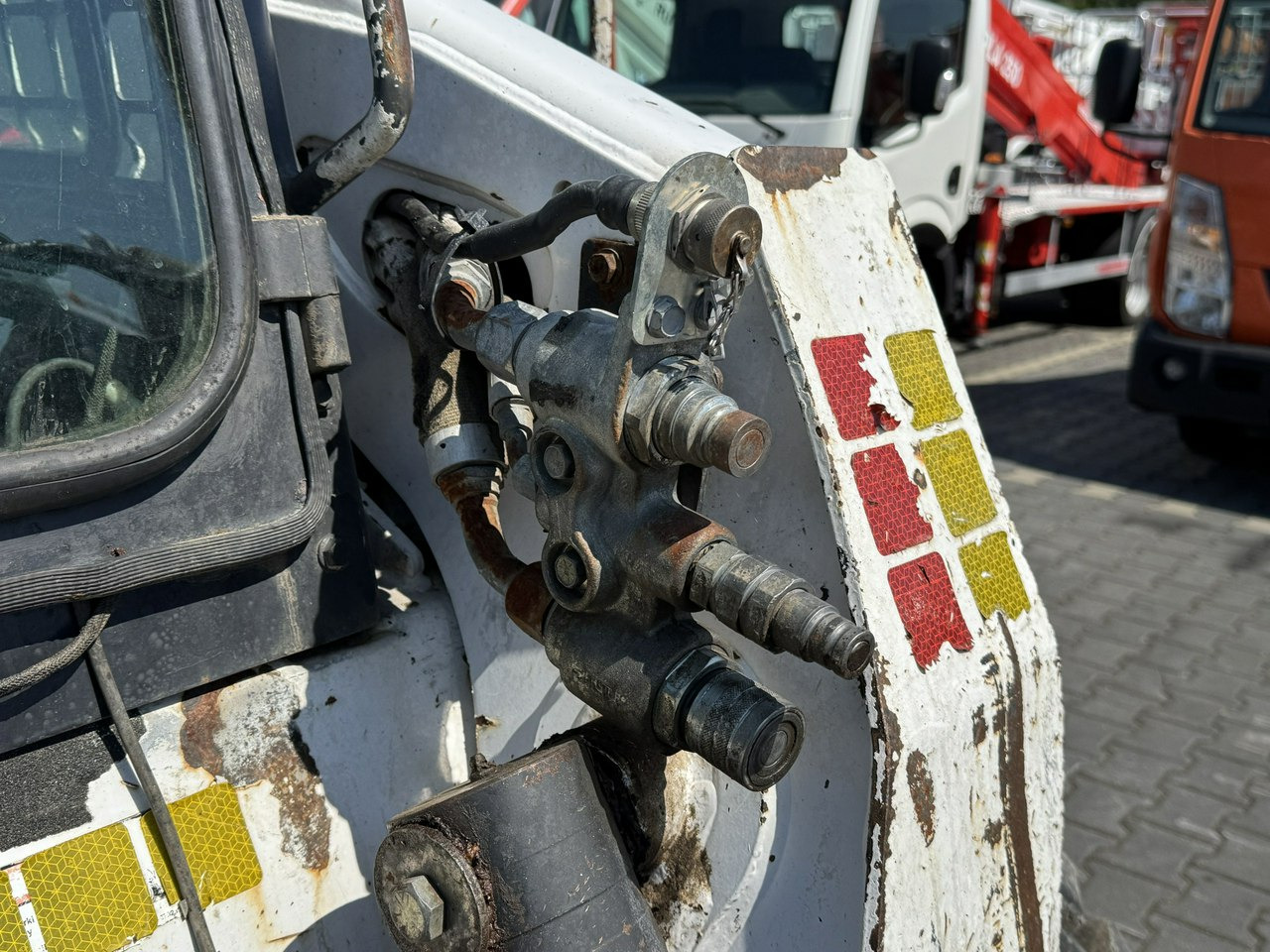 Bobcat S300 Joystick Mini Ładowarka Waga 3692kg - Мини челен товарач: снимка 4 Bobcat S300 Joystick Mini Ładowarka Waga 3692kg - Мини челен товарач: снимка 4