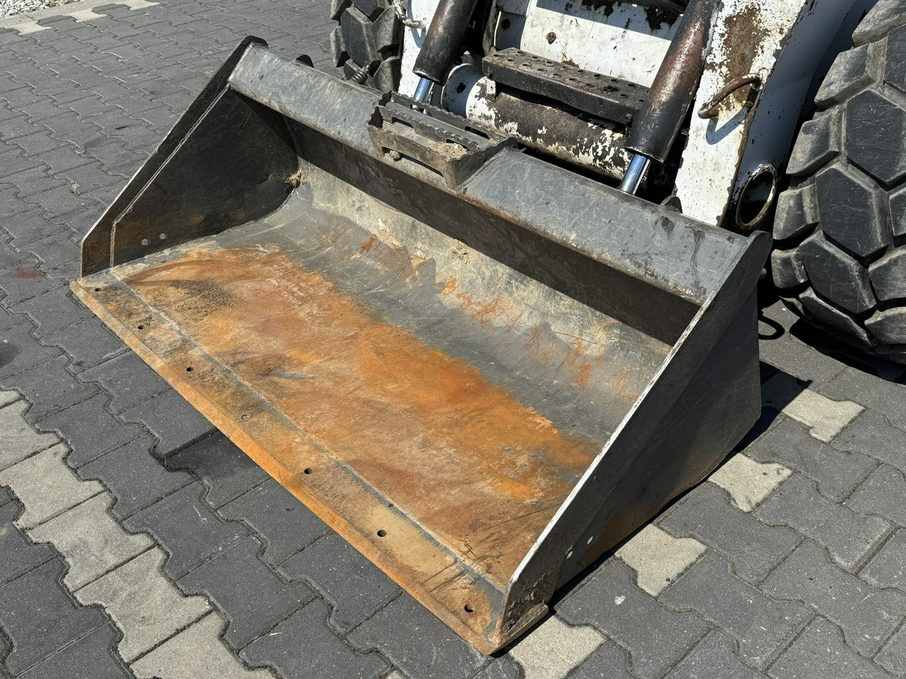 Bobcat S300 Joystick Mini Ładowarka Waga 3692kg - Мини челен товарач: снимка 2 Bobcat S300 Joystick Mini Ładowarka Waga 3692kg - Мини челен товарач: снимка 2